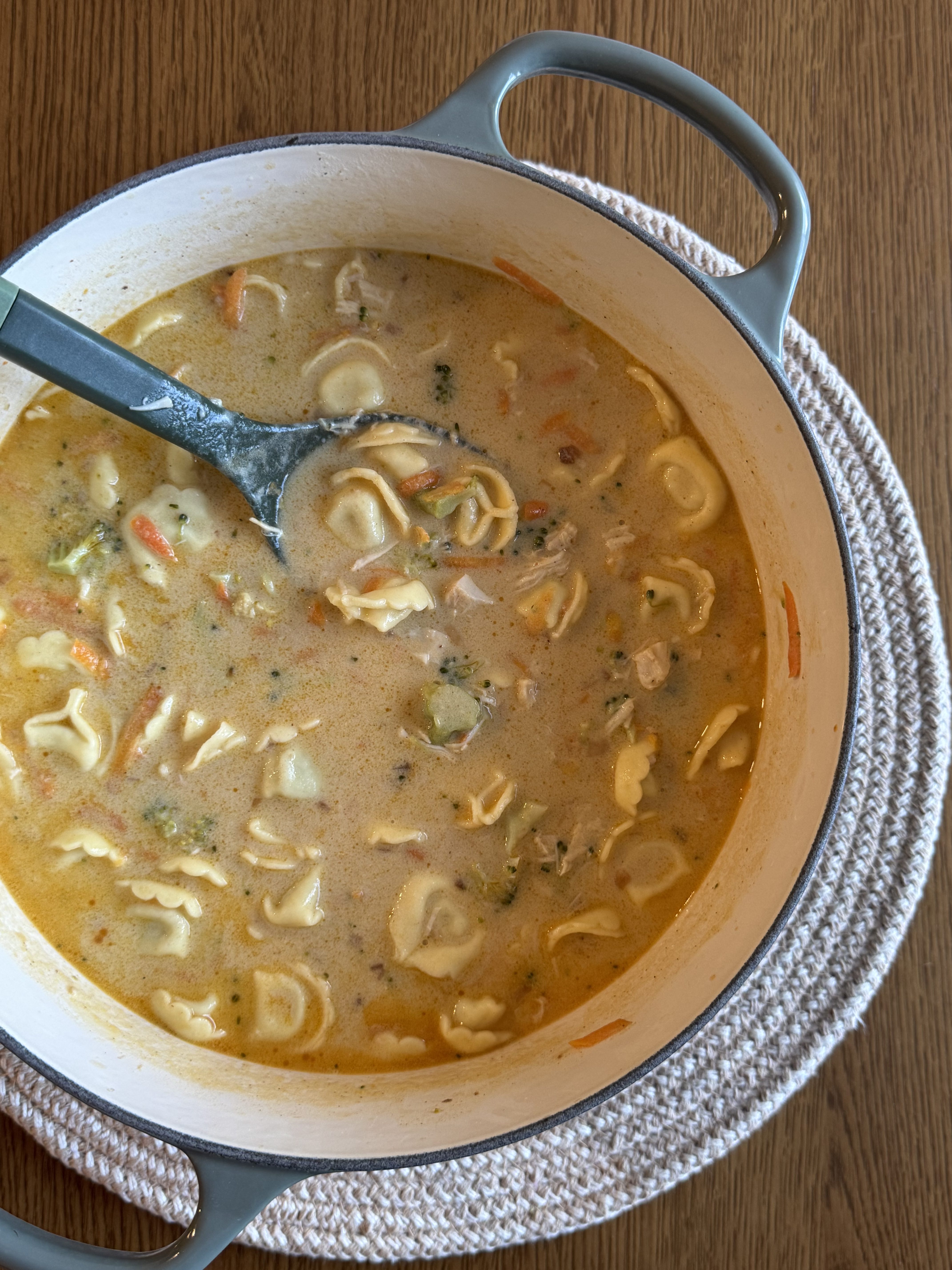 Soupe tortellini brocoli cheddar
